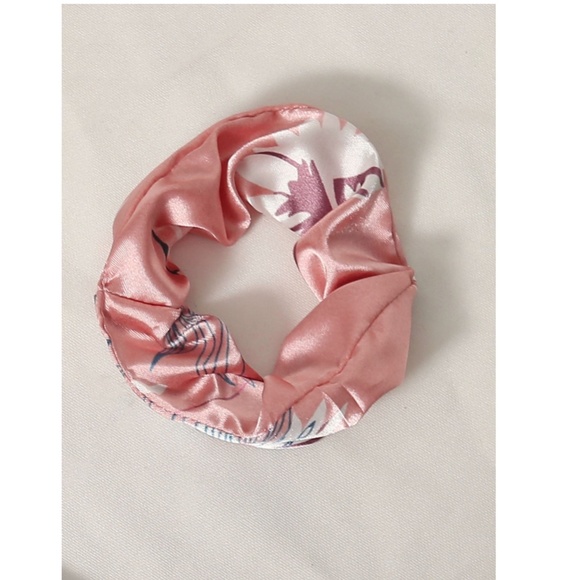 7 Piece Satin Pajama Set in Pink - Picture 8 of 16